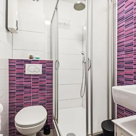 Monteur - Fuer Bis Zu 3 Personen In 64569 - Gg10 * Nauheim